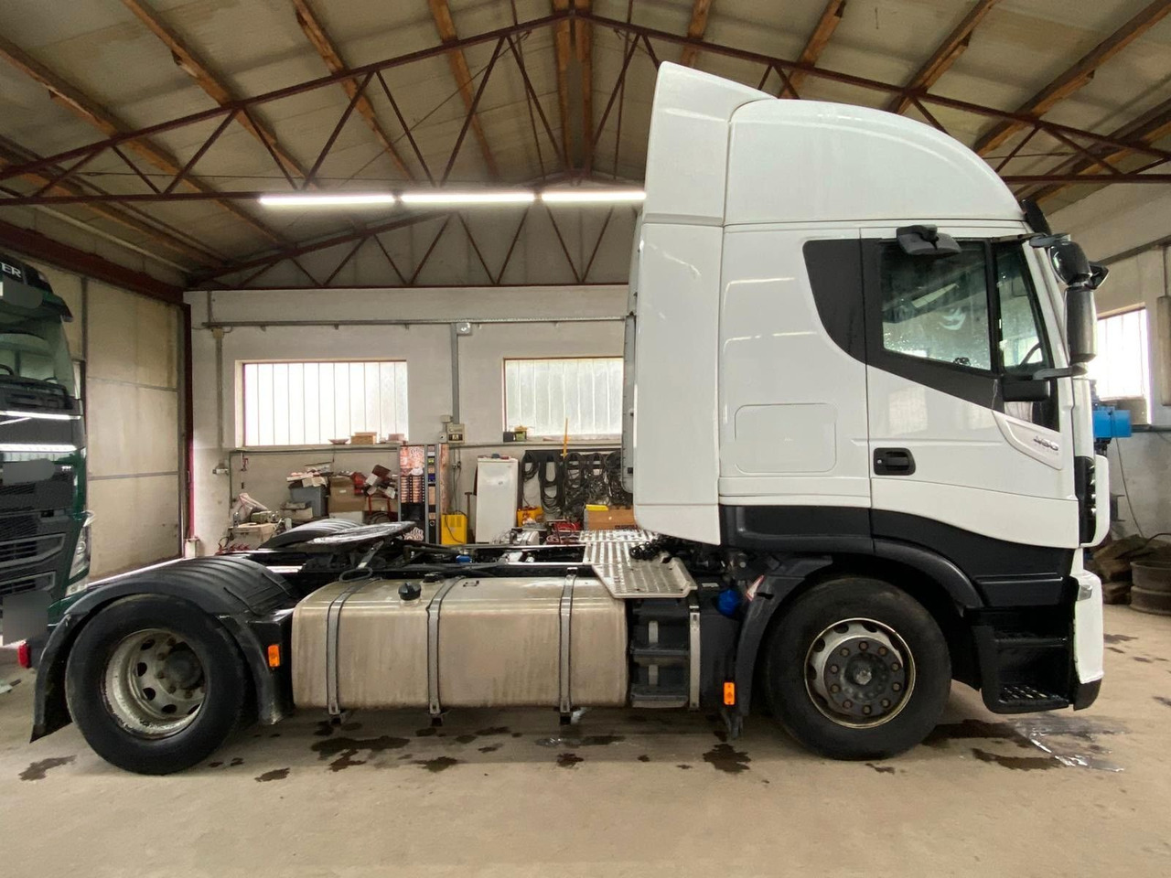Iveco Stralis 460 Hi-Way 4x2Tractor -Tipper hydraulic - Xe đầu kéo: hình 4 Iveco Stralis 460 Hi-Way 4x2Tractor -Tipper hydraulic - Xe đầu kéo: hình 4