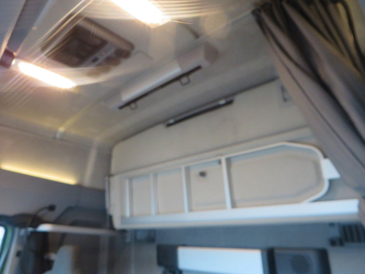 Xe đầu kéo Renault T520 HSC 4x2Tractor mega Retarder: hình 13 Xe đầu kéo Renault T520 HSC 4x2Tractor mega Retarder: hình 13