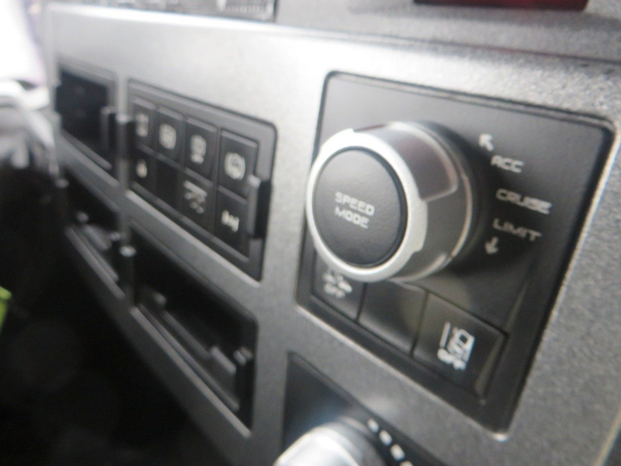 Xe đầu kéo Renault T520 HSC 4x2Tractor mega Retarder: hình 18 Xe đầu kéo Renault T520 HSC 4x2Tractor mega Retarder: hình 18