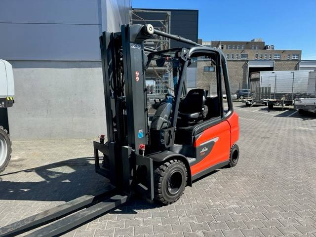 Linde E35L - Xe nâng điện: hình 1 Linde E35L - Xe nâng điện: hình 1