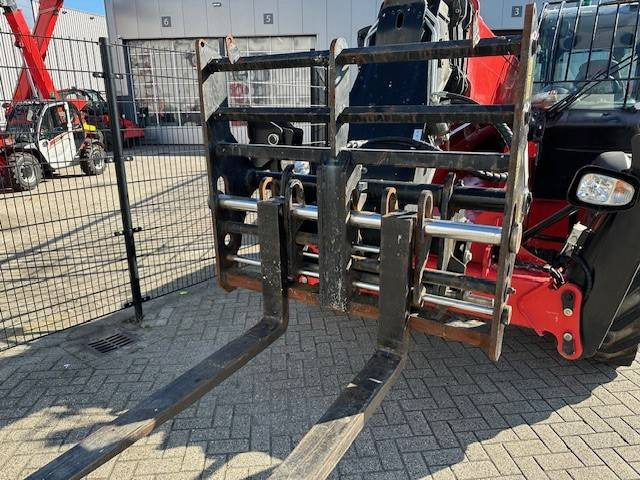 Manitou MT 1440 - Xe nhấc hình viễn vọng kính: hình 4 Manitou MT 1440 - Xe nhấc hình viễn vọng kính: hình 4