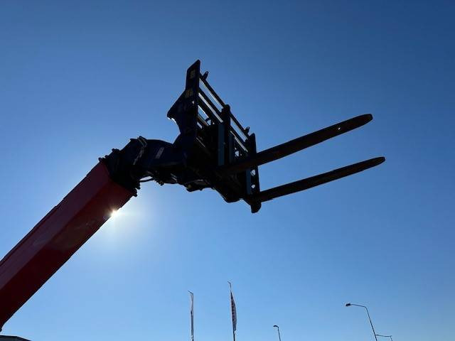 Manitou MT 1440 - Xe nhấc hình viễn vọng kính: hình 5 Manitou MT 1440 - Xe nhấc hình viễn vọng kính: hình 5