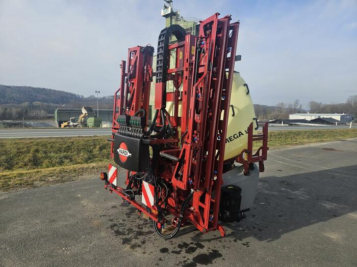 Hardi MEGA 1200 - Máy xịt gắn trên máy cày: hình 3 Hardi MEGA 1200 - Máy xịt gắn trên máy cày: hình 3