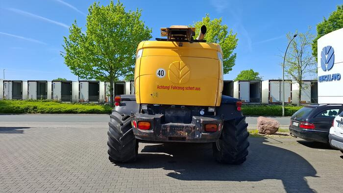 New Holland FR 9060 - Máy gặt đập thức ăn gia súc: hình 3 New Holland FR 9060 - Máy gặt đập thức ăn gia súc: hình 3