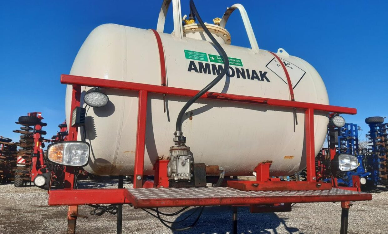 Agrodan Ammoniaktank 1200 kg - Trang thiết bị bón phân, Bồn chứa: hình 1 Agrodan Ammoniaktank 1200 kg - Trang thiết bị bón phân, Bồn chứa: hình 1