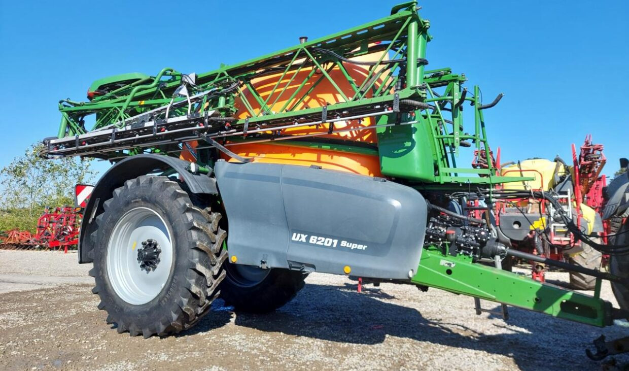 Amazone UX 6201 Super - 24-30-36m - Máy xịt kéo: hình 1 Amazone UX 6201 Super - 24-30-36m - Máy xịt kéo: hình 1