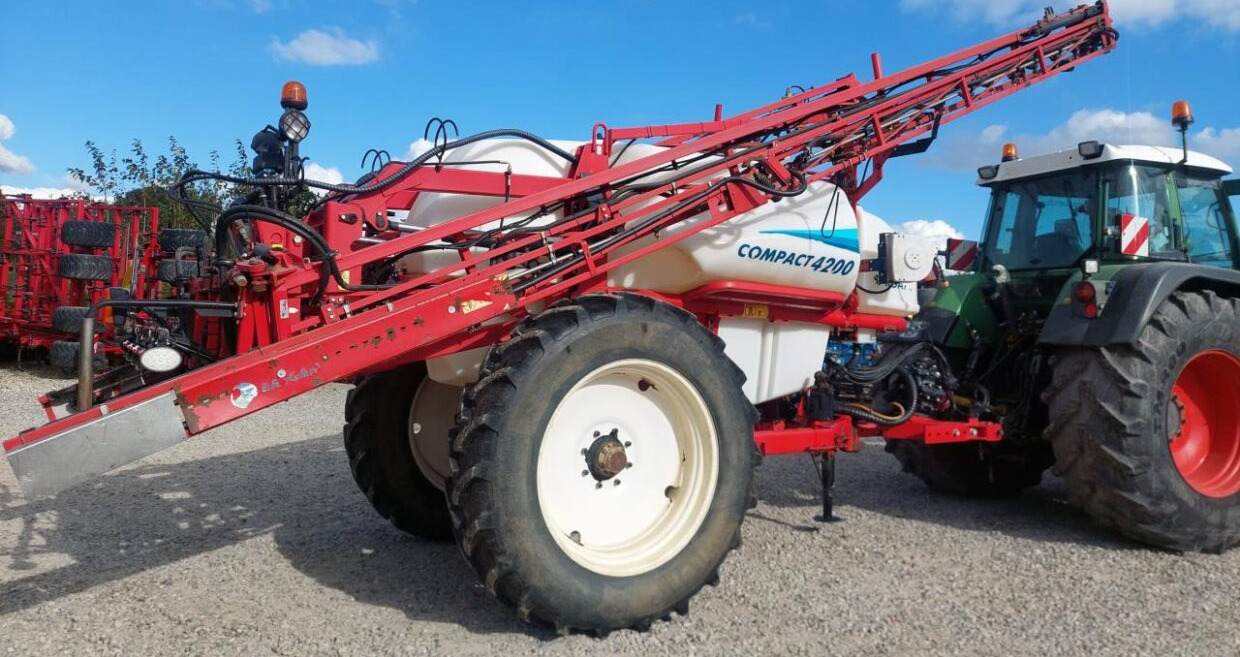 Bargam COMPACT 4200 -28M - Máy xịt kéo: hình 5 Bargam COMPACT 4200 -28M - Máy xịt kéo: hình 5