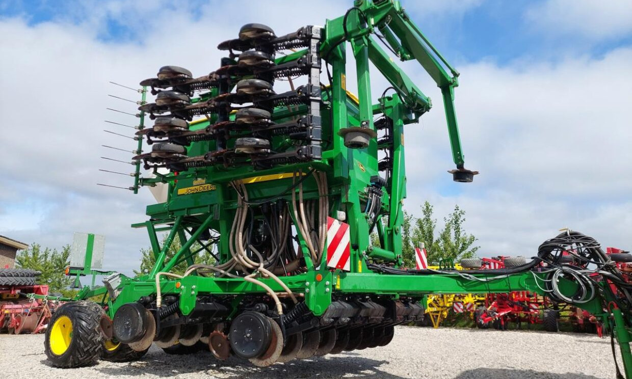 John Deere 750 A - Máy gieo hạt: hình 2 John Deere 750 A - Máy gieo hạt: hình 2