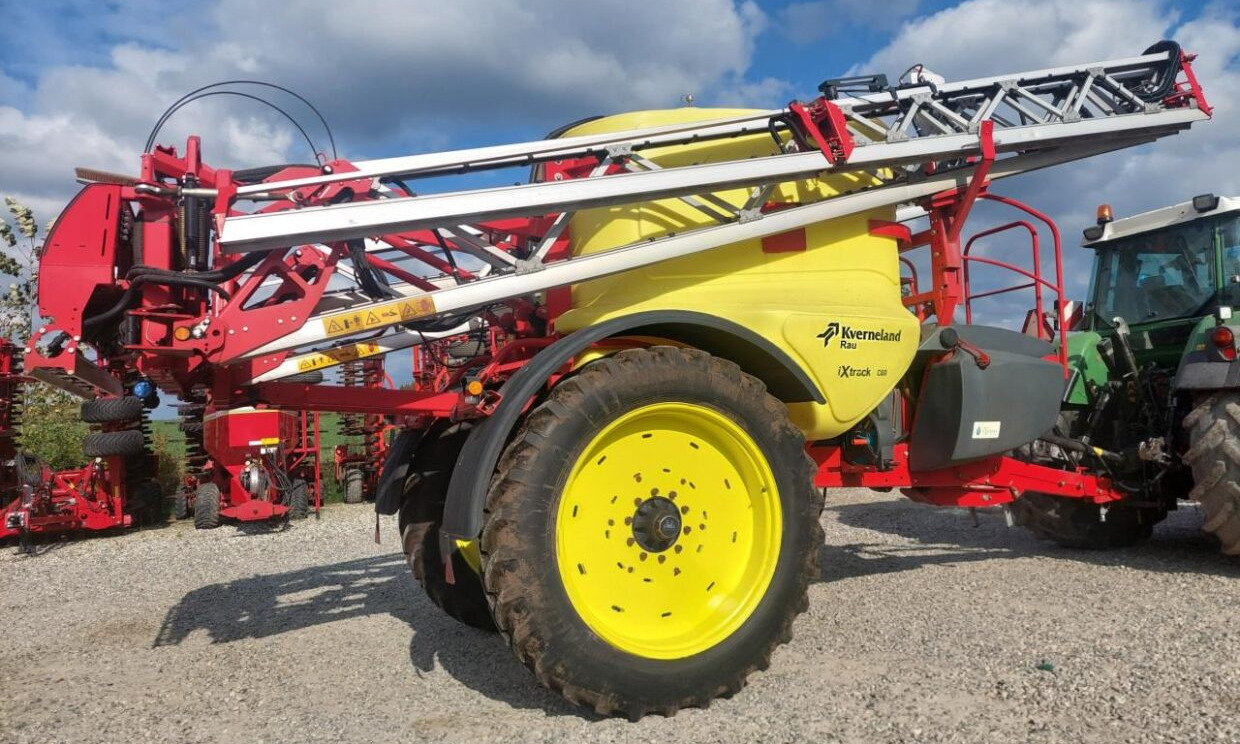 Kverneland Ixtrack C60 - 28m Alubom - Máy xịt kéo: hình 2 Kverneland Ixtrack C60 - 28m Alubom - Máy xịt kéo: hình 2
