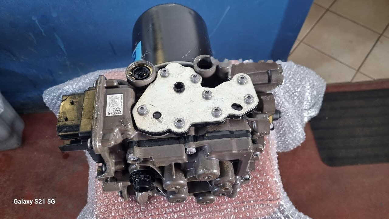 Knorr-Bremse AIR DRYER UNIT EAPU K138270 Mercedes-Benz ACTROS MP4 EURO 6 - ECU cho Xe tải: hình 5 Knorr-Bremse AIR DRYER UNIT EAPU K138270 Mercedes-Benz ACTROS MP4 EURO 6 - ECU cho Xe tải: hình 5