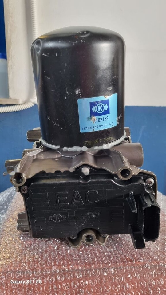 Knorr-Bremse AIR DRYER UNIT EAPU K138270 Mercedes-Benz ACTROS MP4 EURO 6 - ECU cho Xe tải: hình 4 Knorr-Bremse AIR DRYER UNIT EAPU K138270 Mercedes-Benz ACTROS MP4 EURO 6 - ECU cho Xe tải: hình 4