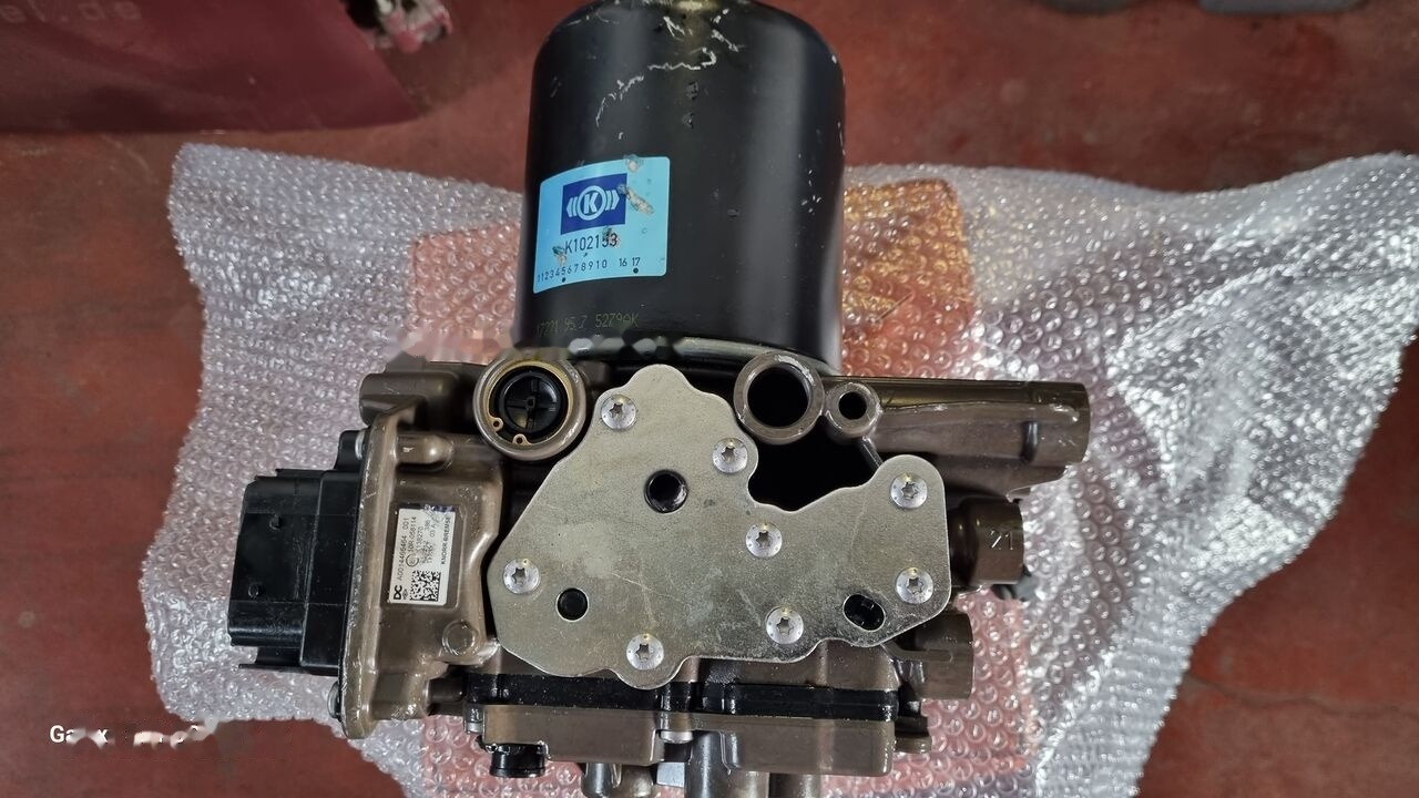 Knorr-Bremse AIR DRYER UNIT EAPU K138270 Mercedes-Benz ACTROS MP4 EURO 6 - ECU cho Xe tải: hình 3 Knorr-Bremse AIR DRYER UNIT EAPU K138270 Mercedes-Benz ACTROS MP4 EURO 6 - ECU cho Xe tải: hình 3