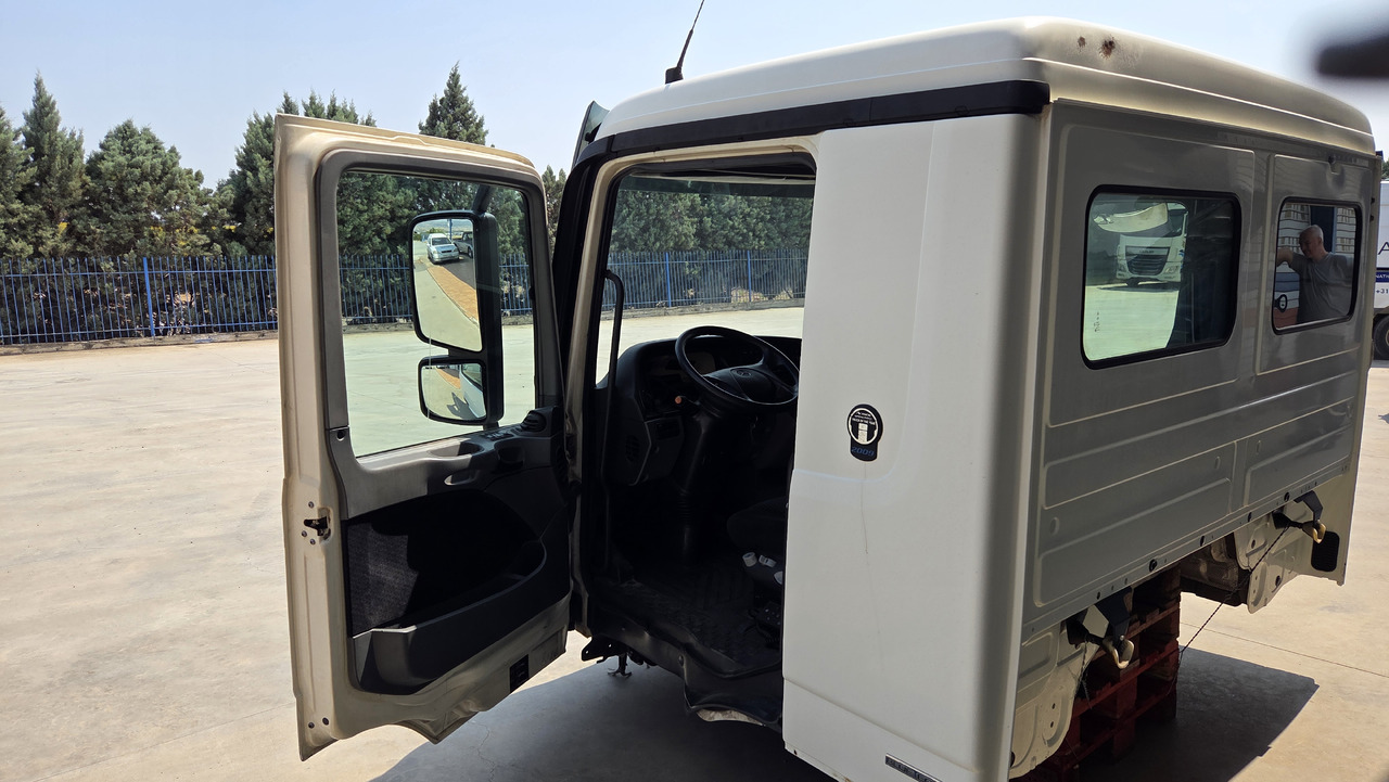 MERCEDES ACTROS MP3 MEDIUM - Cabin: hình 4 MERCEDES ACTROS MP3 MEDIUM - Cabin: hình 4