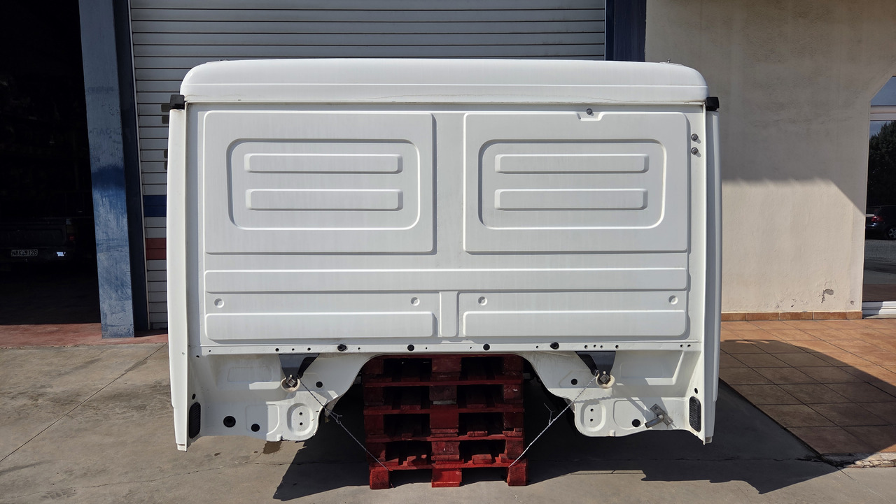 MERCEDES-BENZ ACTROS MP3 EURO 5 MEDIUM SIZE - Cabin: hình 4 MERCEDES-BENZ ACTROS MP3 EURO 5 MEDIUM SIZE - Cabin: hình 4