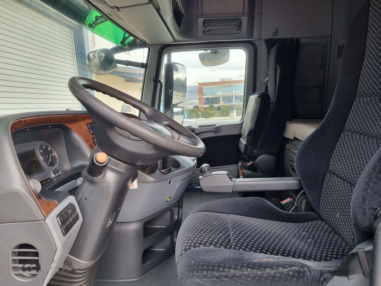 Mercedes-Benz ACTROS MP3 - Cabin cho Xe tải: hình 4 Mercedes-Benz ACTROS MP3 - Cabin cho Xe tải: hình 4
