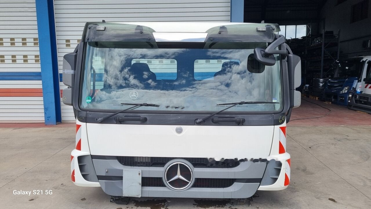 Mercedes-Benz CAB MERCEDES ACTROS MP 3 MEDIUM Mercedes-Benz ACTROS MP3 - Cabin cho Xe tải: hình 4 Mercedes-Benz CAB MERCEDES ACTROS MP 3 MEDIUM Mercedes-Benz ACTROS MP3 - Cabin cho Xe tải: hình 4
