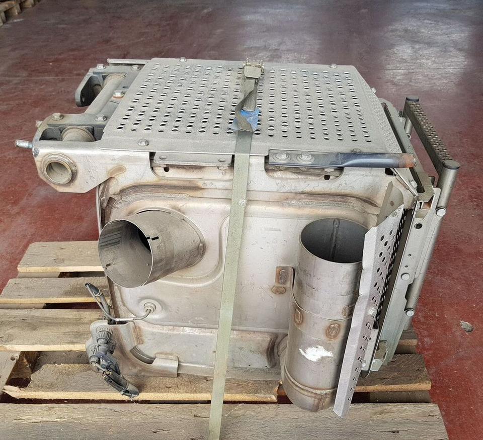 Mercedes-Benz GILLET Z308246 A 957 490 05 14 Mercedes-Benz - Bộ chuyển đổi xúc tác cho Xe tải: hình 1 Mercedes-Benz GILLET Z308246 A 957 490 05 14 Mercedes-Benz - Bộ chuyển đổi xúc tác cho Xe tải: hình 1