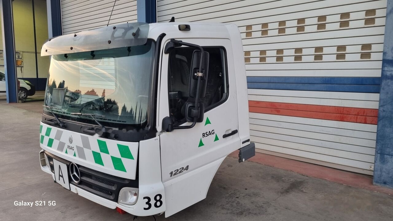 Mercedes-Benz MERCEDES ATEGO 2 A9736000020 Mercedes-Benz ATEGO 2 - Cabin cho Xe tải: hình 3 Mercedes-Benz MERCEDES ATEGO 2 A9736000020 Mercedes-Benz ATEGO 2 - Cabin cho Xe tải: hình 3
