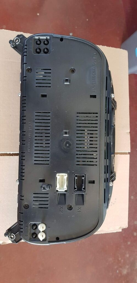 Mercedes-Benz instrumend panel Mercedes-Benz ACTROS MP2 - Bảng điều khiển cho Xe tải: hình 2 Mercedes-Benz instrumend panel Mercedes-Benz ACTROS MP2 - Bảng điều khiển cho Xe tải: hình 2