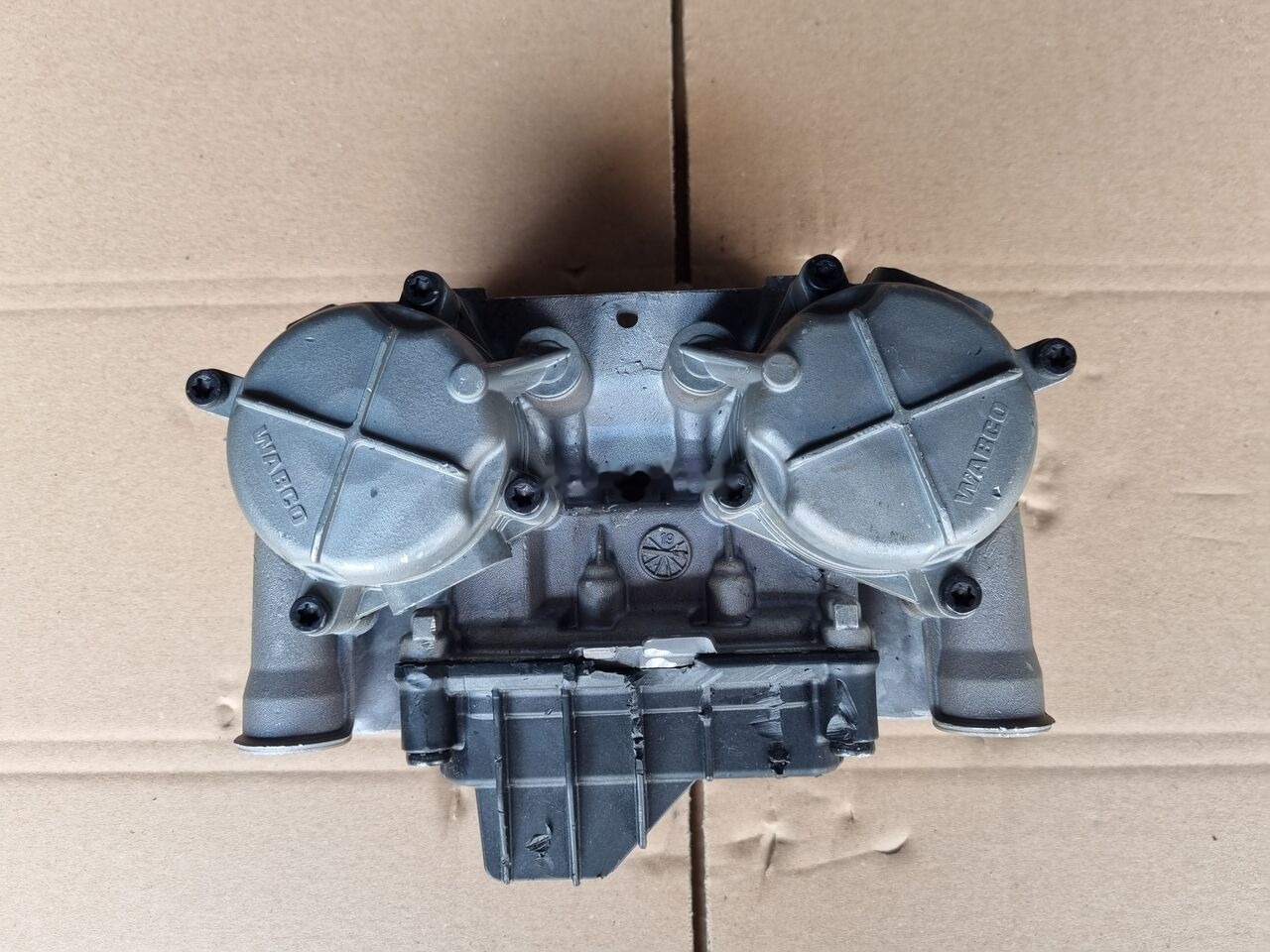 WABCO 4801060050 Mercedes-Benz ACTROS MP4 EURO 6 - ECU cho Xe tải: hình 4 WABCO 4801060050 Mercedes-Benz ACTROS MP4 EURO 6 - ECU cho Xe tải: hình 4