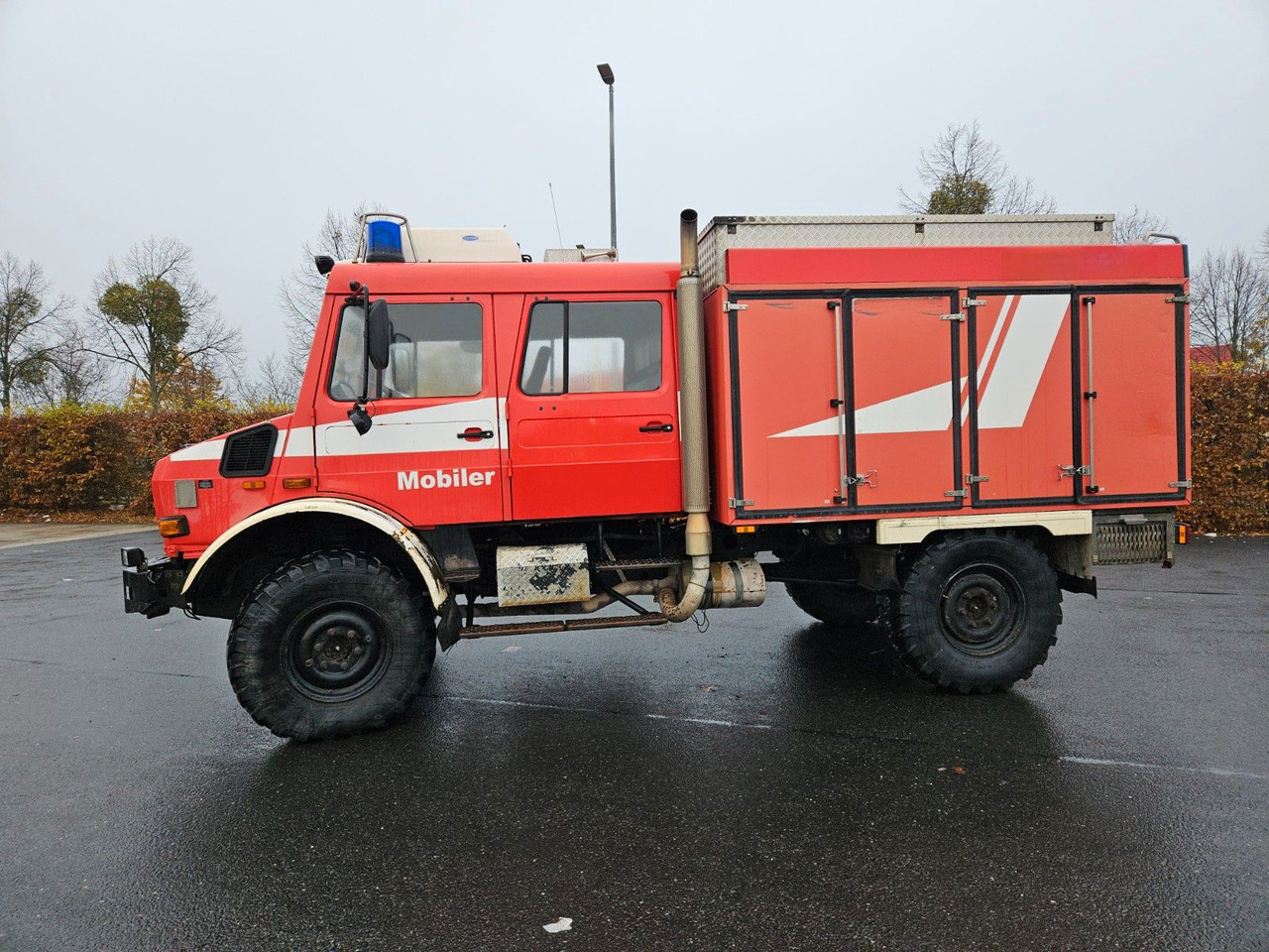 Unimog U4000 4x4 DOKA Feuerwehr Tanklöschfahrzeug TLF Unimog U4000 4x4 DOKA Feuerwehr Tanklöschfahrzeug TLF - Xe bồn: hình 5 Unimog U4000 4x4 DOKA Feuerwehr Tanklöschfahrzeug TLF Unimog U4000 4x4 DOKA Feuerwehr Tanklöschfahrzeug TLF - Xe bồn: hình 5