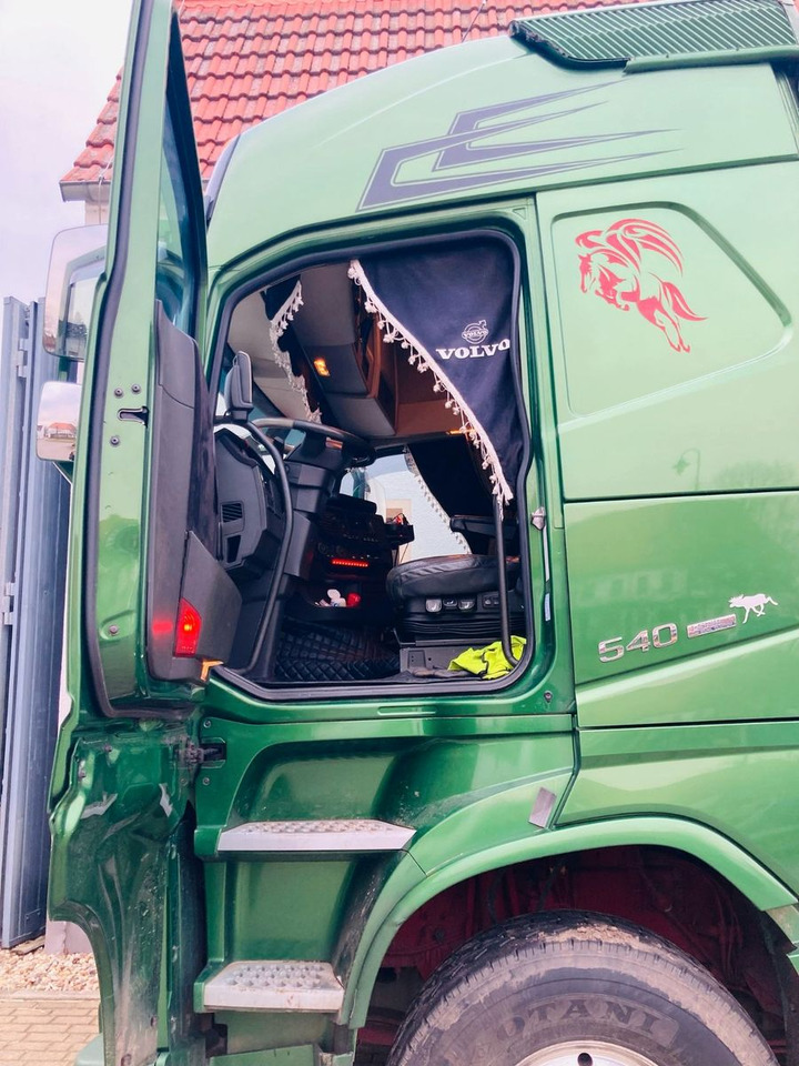 Volvo FH 64 R - 540 6x4 Kurzholzzug - Xe chở gỗ: hình 3 Volvo FH 64 R - 540 6x4 Kurzholzzug - Xe chở gỗ: hình 3