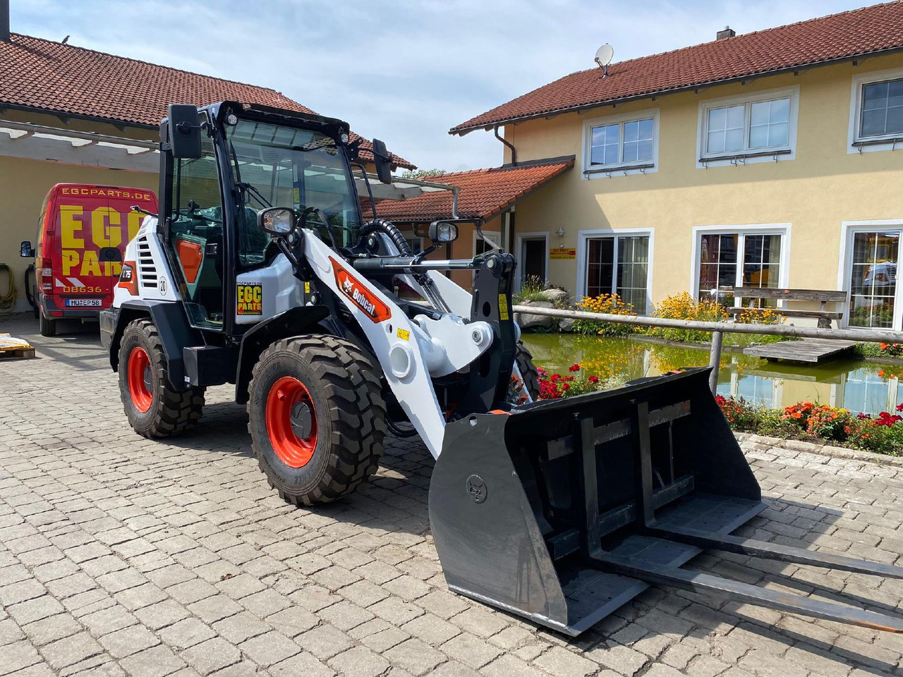 Bobcat L75 - Máy xúc lật bánh lốp: hình 4 Bobcat L75 - Máy xúc lật bánh lốp: hình 4