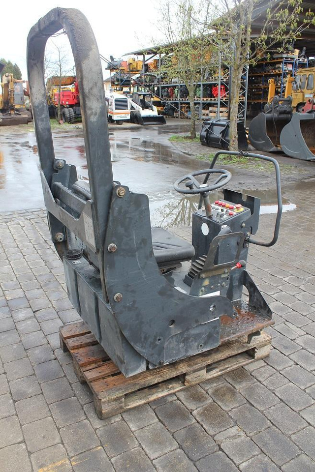 Bomag BW 100 AC 3 - Cabin và nội thất cho Xe lu kết hợp: hình 5 Bomag BW 100 AC 3 - Cabin và nội thất cho Xe lu kết hợp: hình 5