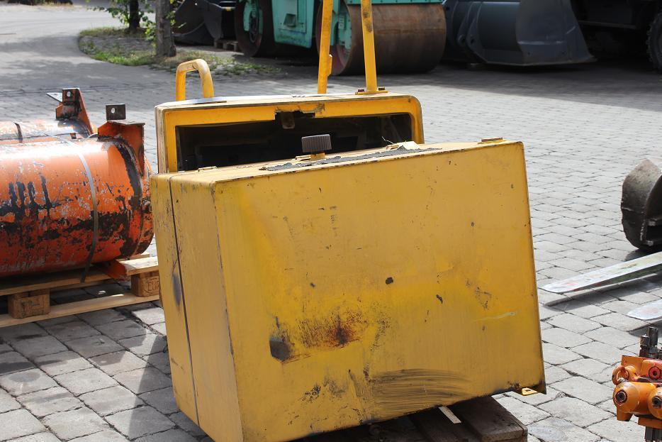Furukawa 735 - Bồn thủy lực cho Máy móc xây dựng: hình 4 Furukawa 735 - Bồn thủy lực cho Máy móc xây dựng: hình 4