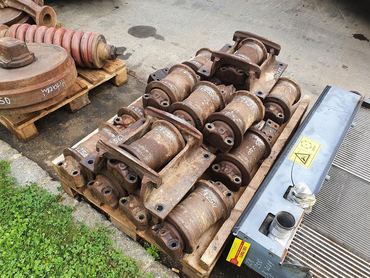 Hitachi ZX 250 LC N 3 - Con lăn bánh cho Máy xúc bánh xích: hình 5 Hitachi ZX 250 LC N 3 - Con lăn bánh cho Máy xúc bánh xích: hình 5