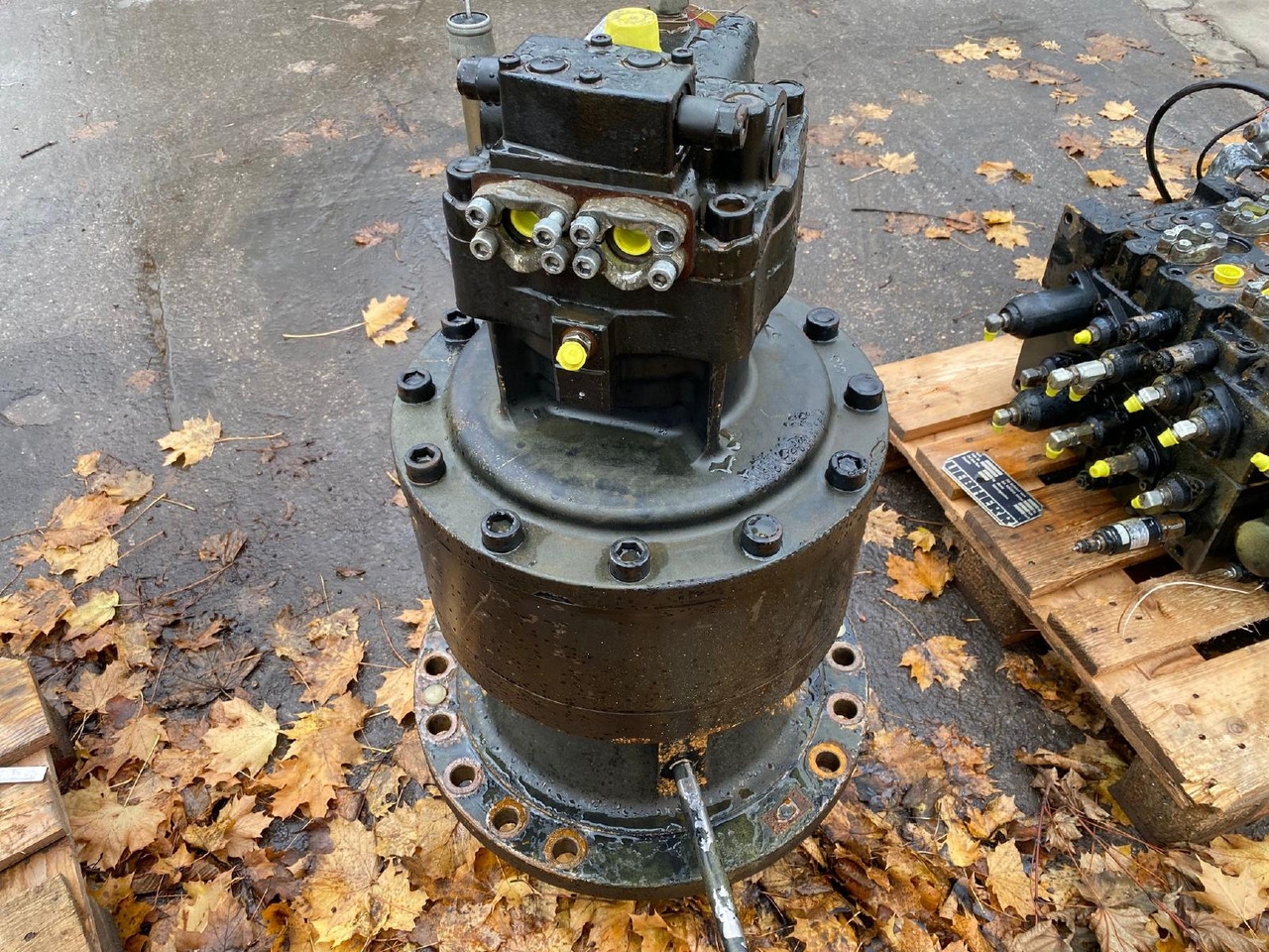 Holland E 305 - Mô tơ quay toa cho Máy móc xây dựng: hình 5 Holland E 305 - Mô tơ quay toa cho Máy móc xây dựng: hình 5