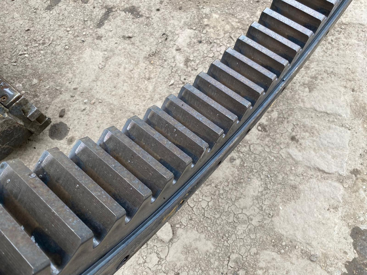 Holland E305 - Vòng bánh răng xoay cho Máy móc xây dựng: hình 3 Holland E305 - Vòng bánh răng xoay cho Máy móc xây dựng: hình 3