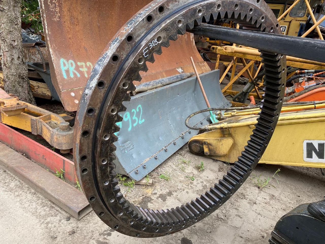 Holland E305 - Vòng bánh răng xoay cho Máy móc xây dựng: hình 1 Holland E305 - Vòng bánh răng xoay cho Máy móc xây dựng: hình 1