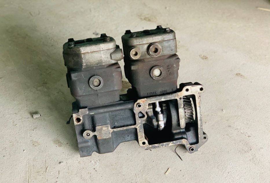 WABCO 2 cylindry oryginał 51.54112-3028 MAN TGA 51.54112-3028 - Bộ nén phanh hơi cho Xe tải: hình 1 WABCO 2 cylindry oryginał 51.54112-3028 MAN TGA 51.54112-3028 - Bộ nén phanh hơi cho Xe tải: hình 1