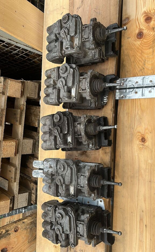 WABCO 4800200020 MAN TGL TGM truck - Van phanh cho Xe tải: hình 1 WABCO 4800200020 MAN TGL TGM truck - Van phanh cho Xe tải: hình 1