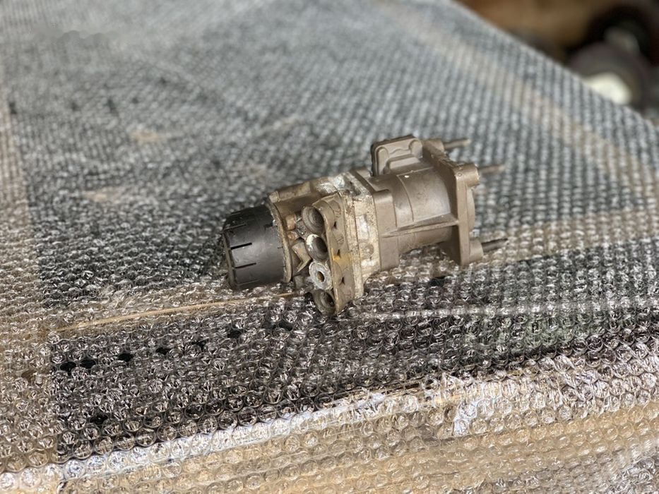 Zawór hamulcowy Oryginał Hurt K001428 Renault Magnum 440 DXI - Van cho Xe tải: hình 2 Zawór hamulcowy Oryginał Hurt K001428 Renault Magnum 440 DXI - Van cho Xe tải: hình 2