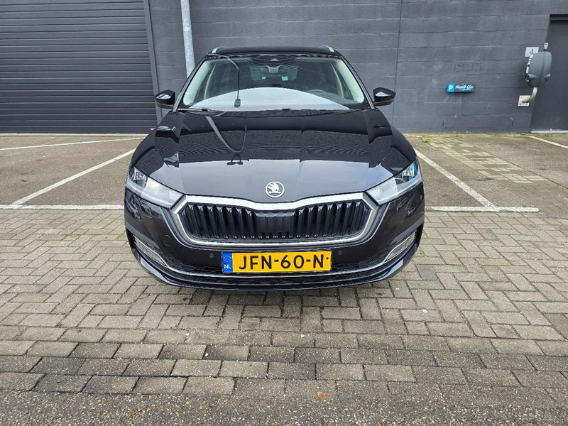 Škoda Octavia Combi 1.0 Benzine - Xe hơi: hình 2 Škoda Octavia Combi 1.0 Benzine - Xe hơi: hình 2