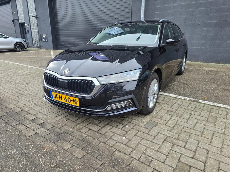 Škoda Octavia Combi 1.0 Benzine - Xe hơi: hình 1 Škoda Octavia Combi 1.0 Benzine - Xe hơi: hình 1