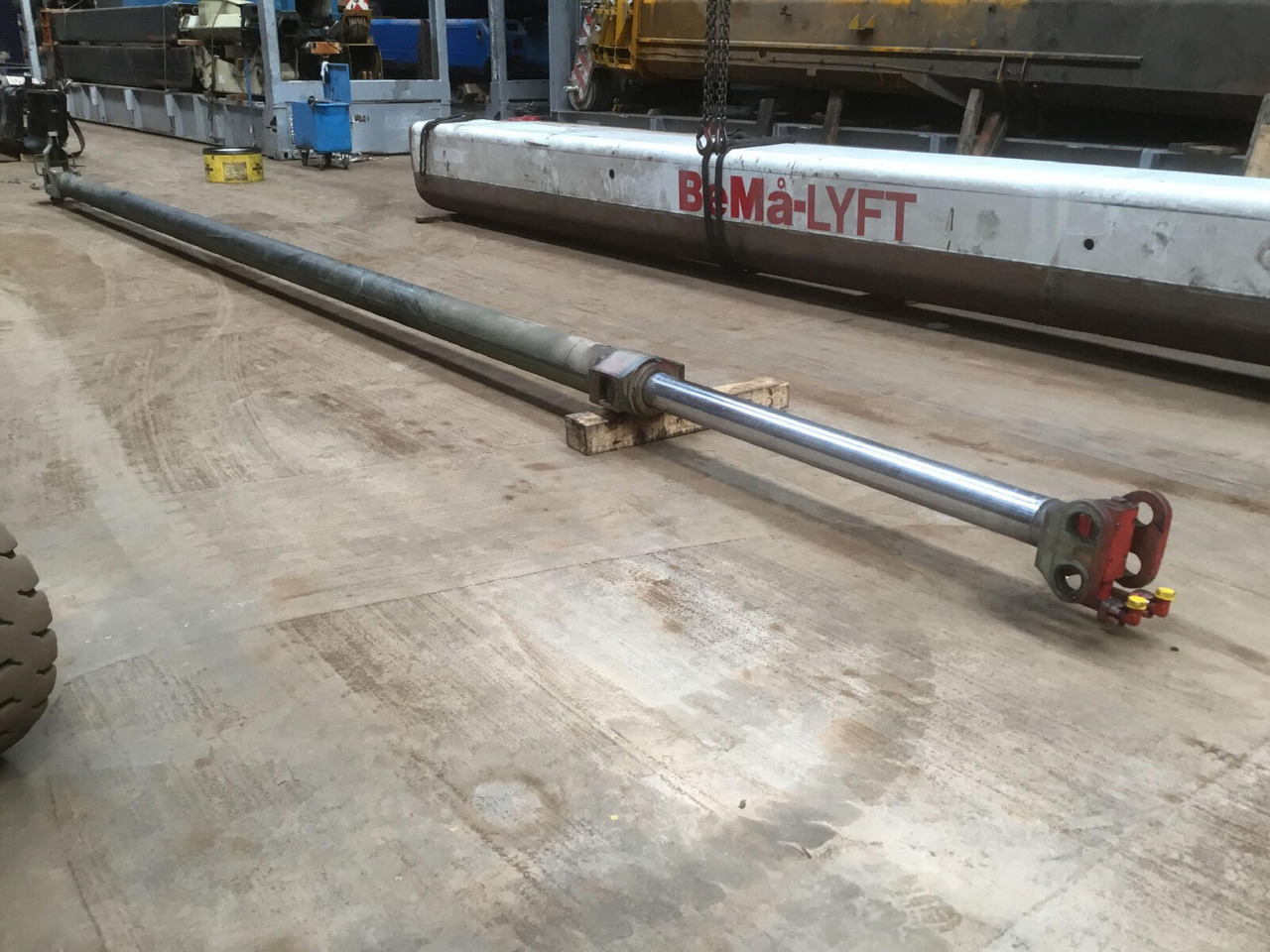 FAUN ATF 50 G-3 telescopic cylinder - Xi lanh thủy lực cho Cẩu bánh lốp: hình 2 FAUN ATF 50 G-3 telescopic cylinder - Xi lanh thủy lực cho Cẩu bánh lốp: hình 2