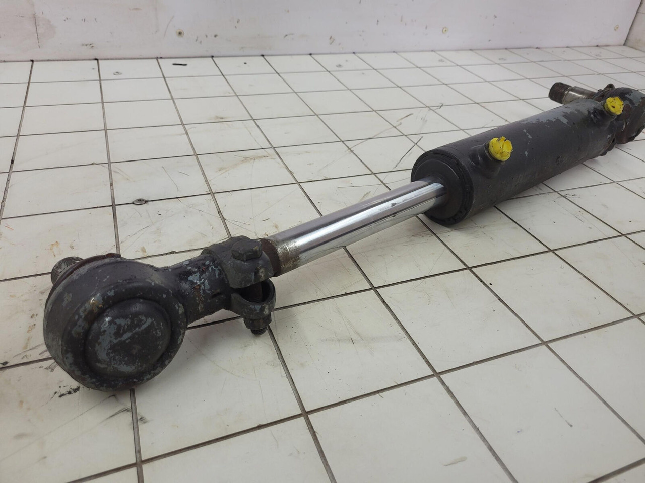 FAUN ATF 60-4 steering cylinder - Xi lanh thủy lực cho Cẩu bánh lốp: hình 2 FAUN ATF 60-4 steering cylinder - Xi lanh thủy lực cho Cẩu bánh lốp: hình 2