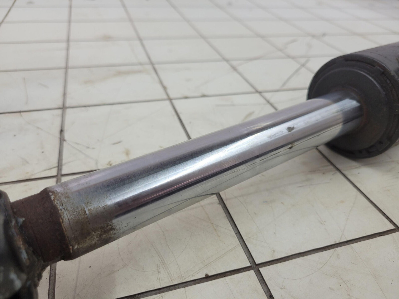 FAUN ATF 60-4 steering cylinder - Xi lanh thủy lực cho Cẩu bánh lốp: hình 4 FAUN ATF 60-4 steering cylinder - Xi lanh thủy lực cho Cẩu bánh lốp: hình 4