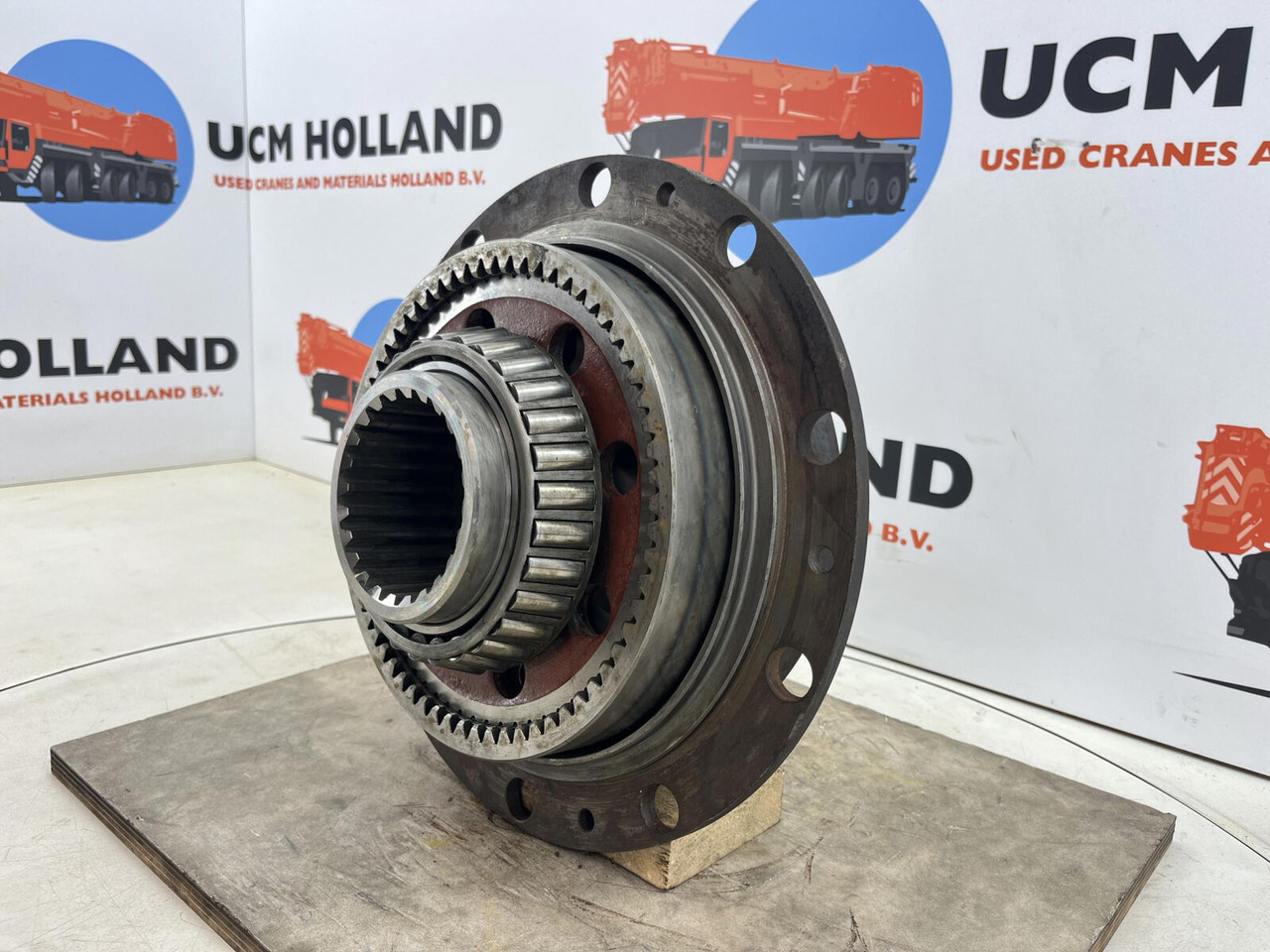 FAUN HK 40 planetary gear 27-18-65-24-4pl-H64-24 - Mô tơ di chuyển cho Cẩu bánh lốp: hình 3 FAUN HK 40 planetary gear 27-18-65-24-4pl-H64-24 - Mô tơ di chuyển cho Cẩu bánh lốp: hình 3