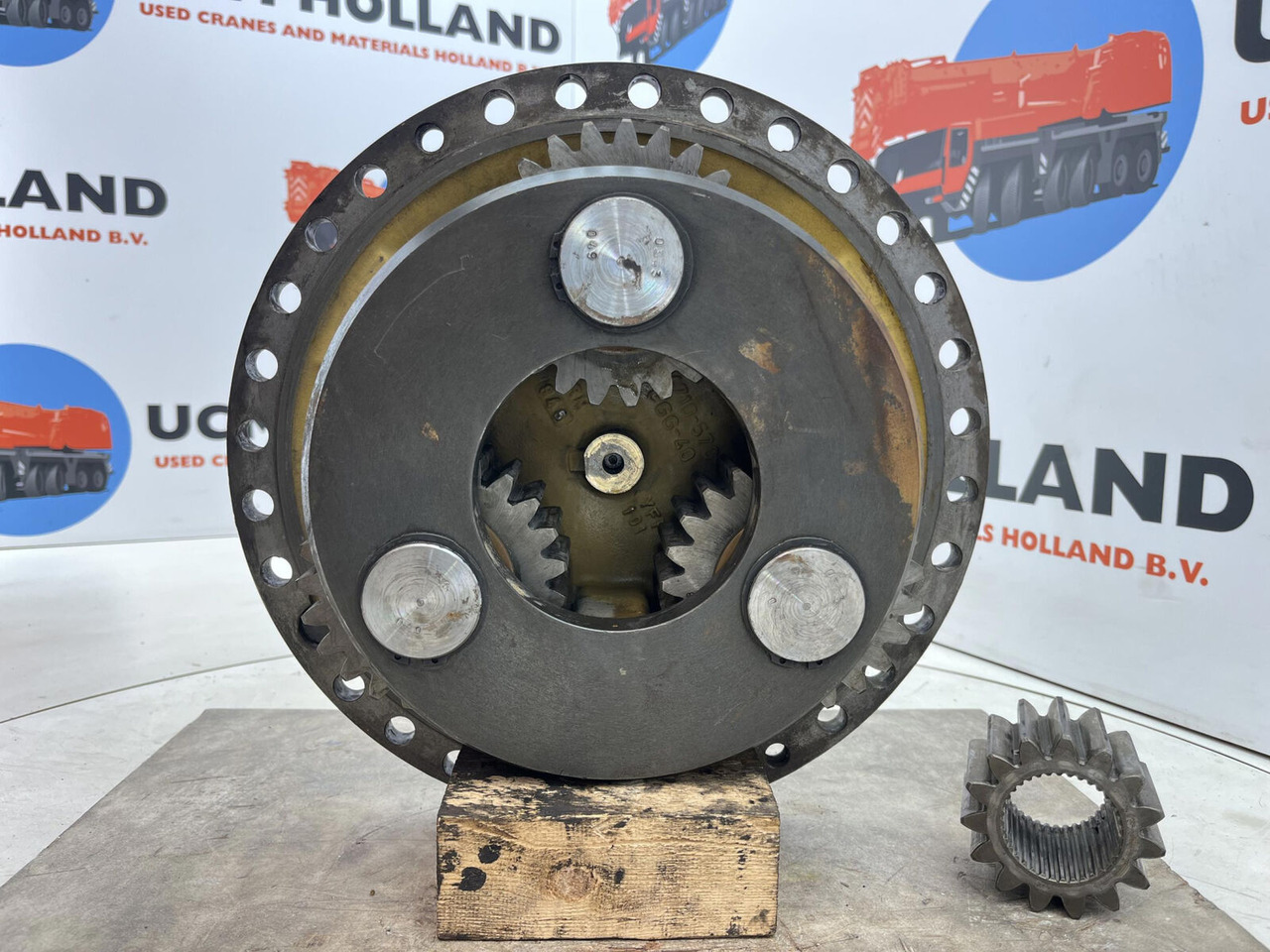 FAUN RTF 30 Planetary gear 15-23-63-36-3pl-H25-24 - Mô tơ di chuyển cho Cần cẩu: hình 4 FAUN RTF 30 Planetary gear 15-23-63-36-3pl-H25-24 - Mô tơ di chuyển cho Cần cẩu: hình 4