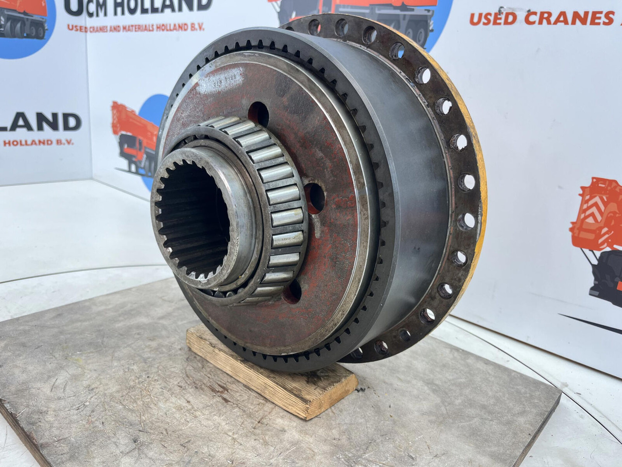 FAUN RTF 30 Planetary gear 15-23-63-36-3pl-H25-24 - Mô tơ di chuyển cho Cẩu bánh lốp: hình 3 FAUN RTF 30 Planetary gear 15-23-63-36-3pl-H25-24 - Mô tơ di chuyển cho Cẩu bánh lốp: hình 3