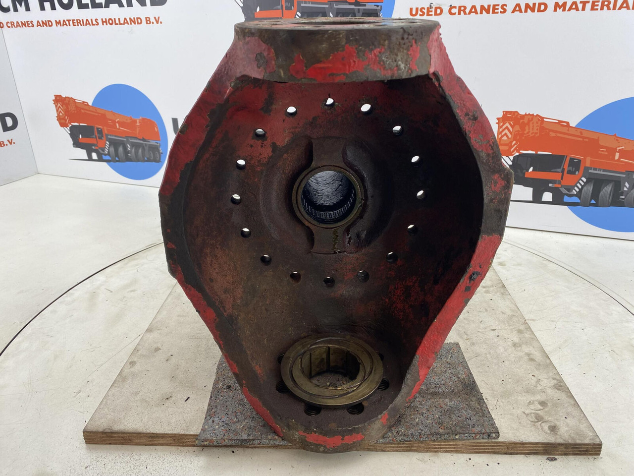 Gottwald AMK 70 Steering knuckle 16 holes axle 2 - Ngõng moay ơ cho Cẩu bánh lốp: hình 5 Gottwald AMK 70 Steering knuckle 16 holes axle 2 - Ngõng moay ơ cho Cẩu bánh lốp: hình 5