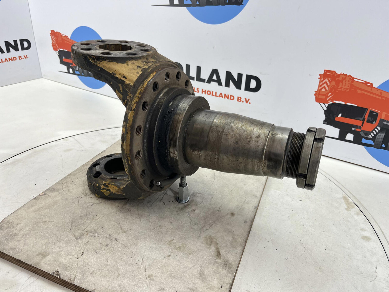 Grove 16 holes axle 2 - Ngõng moay ơ cho Cẩu bánh lốp: hình 3 Grove 16 holes axle 2 - Ngõng moay ơ cho Cẩu bánh lốp: hình 3