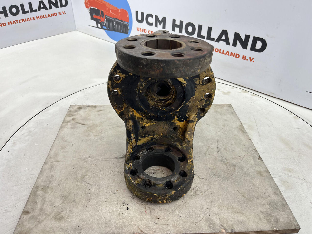 Grove 16 holes axle 2 - Ngõng moay ơ cho Cẩu bánh lốp: hình 5 Grove 16 holes axle 2 - Ngõng moay ơ cho Cẩu bánh lốp: hình 5
