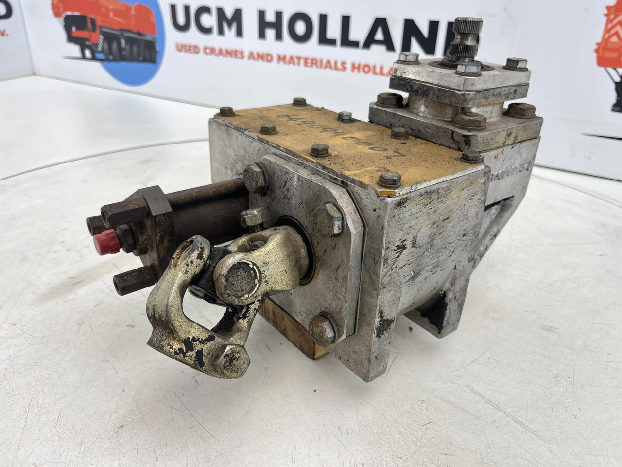 Grove AT 880 Steering box dual steer - Cơ cấu lái cho Cẩu bánh lốp: hình 4 Grove AT 880 Steering box dual steer - Cơ cấu lái cho Cẩu bánh lốp: hình 4