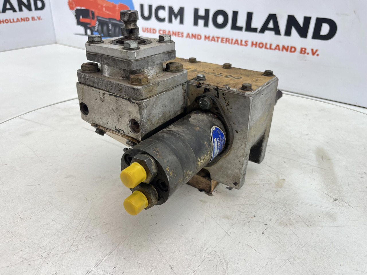 Grove AT 880 Steering box dual steer - Cơ cấu lái cho Cẩu bánh lốp: hình 2 Grove AT 880 Steering box dual steer - Cơ cấu lái cho Cẩu bánh lốp: hình 2