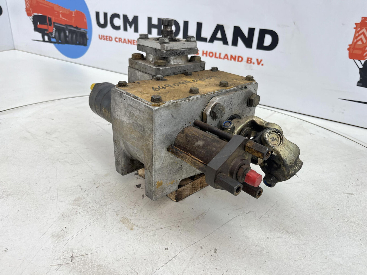 Grove AT 880 Steering box dual steer - Cơ cấu lái cho Cẩu bánh lốp: hình 1 Grove AT 880 Steering box dual steer - Cơ cấu lái cho Cẩu bánh lốp: hình 1